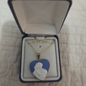 Avon Gold Heart Necklace with Blue and White Cameo